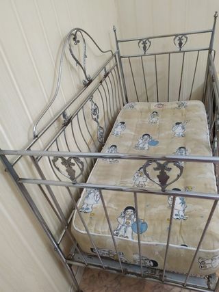 Culla vintage in ferro battuto