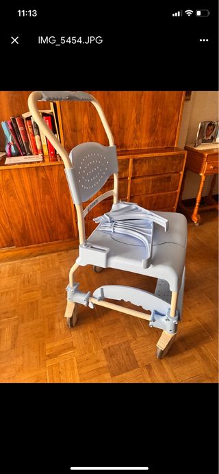 Silla de baño para WC con inodoro  MOEM