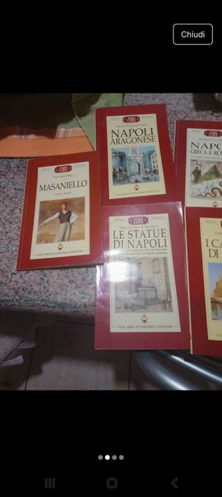 Collana di libri su Napoli