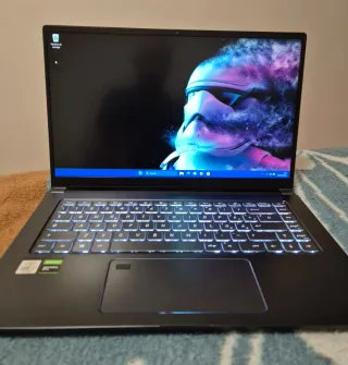 Portátil Gaming MSI i7-10710u,16GB DDR4,M2 4Tb,