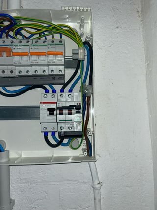 reformas, electricista, pladur, calderas. 