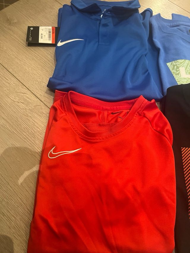 Lote 4 Camisetas Nike y Levi's