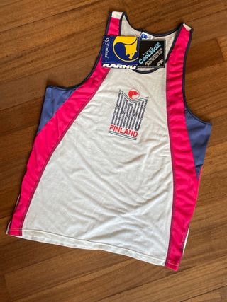 Camiseta atletismo vintage marca Karhu
