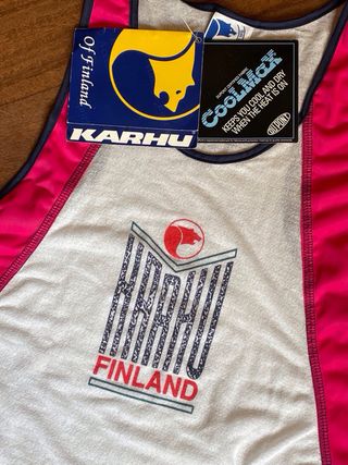 Camiseta atletismo vintage marca Karhu
