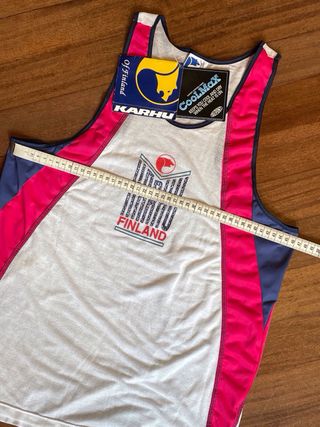 Camiseta atletismo vintage marca Karhu
