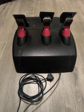 Se vende o cambian pedales Logitech G25, G27, G29