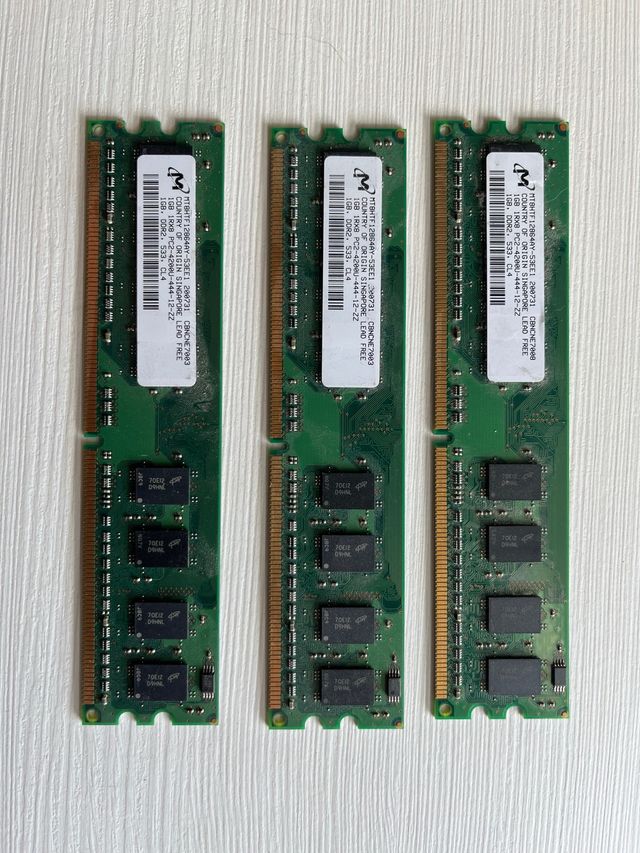 3 Tarjetas RAM Micron 1GB DDR2 PC2-4200U