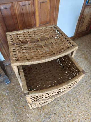 Mueble de mimbre con 4 cajones