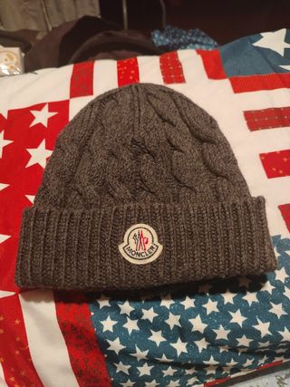 Cappello Moncler invernale unisex marrone