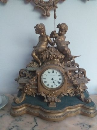 Reloj de mesa antiguo de bronce