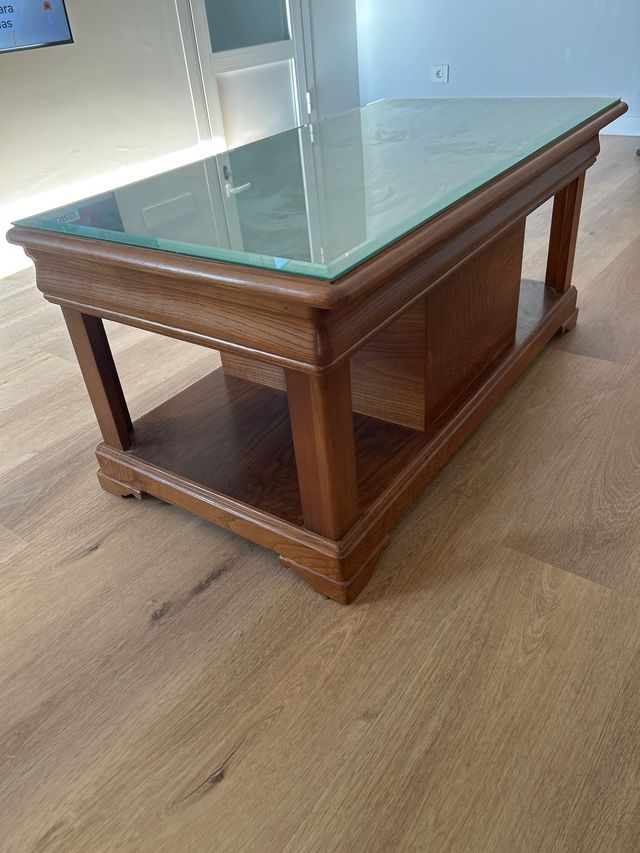 Mesa de centro de madera maciza y cristal