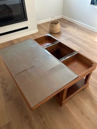 Mesa de centro de madera maciza y cristal