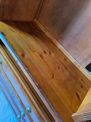  3 modulos: 1 mueble de TV y 2 vitrinas