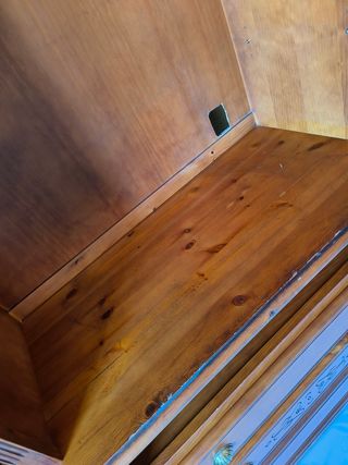  3 modulos: 1 mueble de TV y 2 vitrinas
