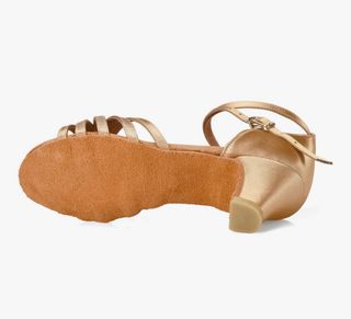 Zapatos de baile dorados de tacón