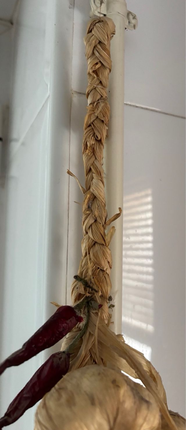 Ristra de ajos artificiales