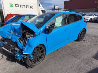 Golpe Ford Focus rs mk3 Performance edition 