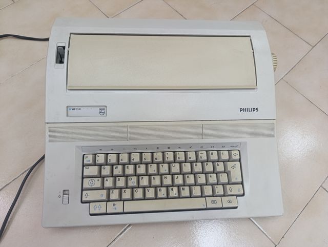 Máquina de escribir eléctrica Philips VW 2140