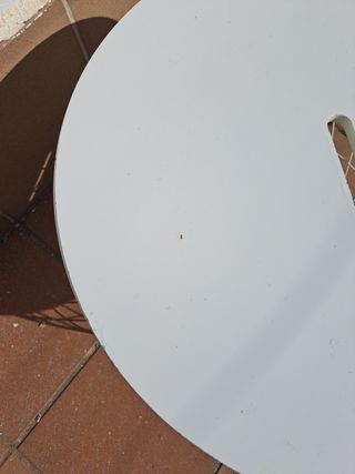 Mesa auxiliar redonda blanca