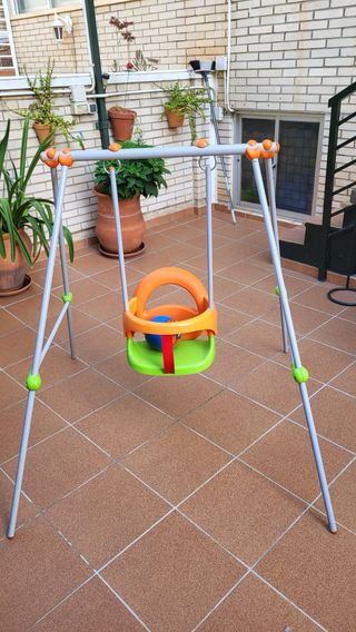 Columpio bebé para interior/exterior
marca Smoby