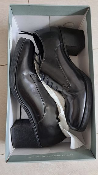 Zapatos de piel negros tacón talla 39