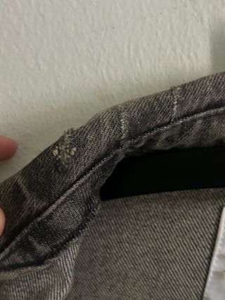 Cazadora vaquera Zara estilo desgastado