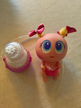 KsiMeritos con cuna, maleta y ropita