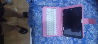 Tablet Taliud con Teclado Rosa