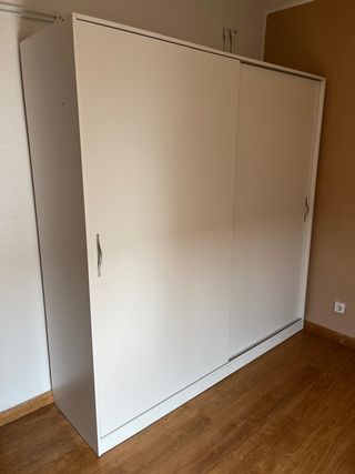 Armario puertas correderas cambria