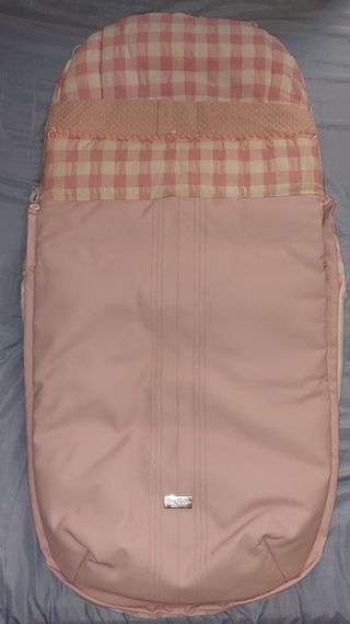 Saco bebé rosa prácticamente