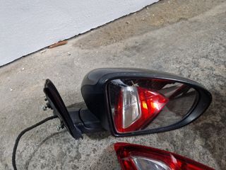 Faros delanteros, retrovisores,  luces traseras