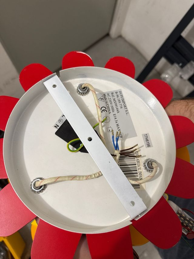 Lámpara infantil de techo con abejas