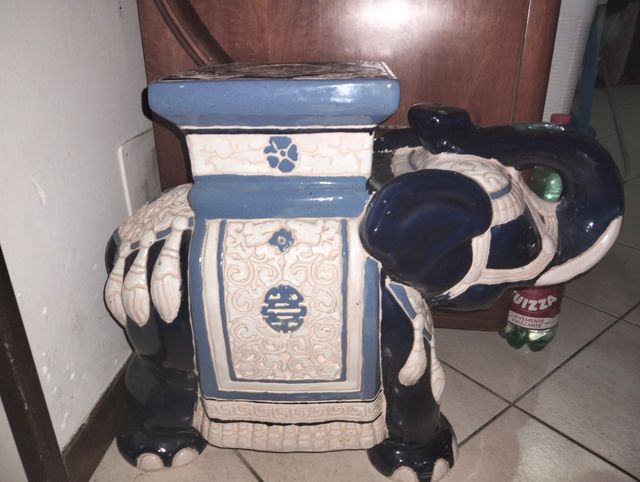 Grande elefante ceramica blu e bianco