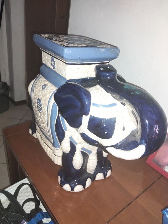 Grande elefante ceramica blu e bianco