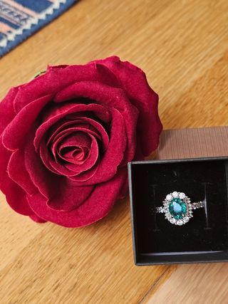 anello argento con zirconia e smeraldo sintetico 