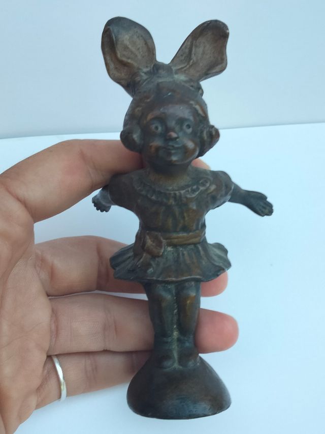 Mascota de coche antiguo l en bronce