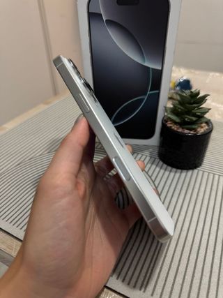 iPhone 16 Pro Max 256gb buen estado