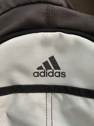 Bandolera Adidas gris y blanco