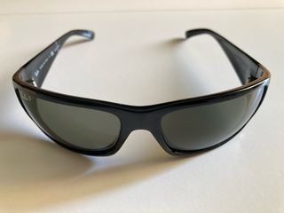 Gafas de sol Ray-Ban negras polarizadas