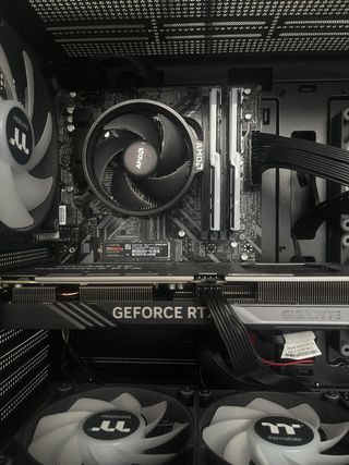 Placa Base Gigabyte B450M DS3H V3