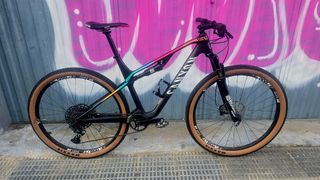 Bicicleta Canyon Lux 6.0 Pro Carbono L29
