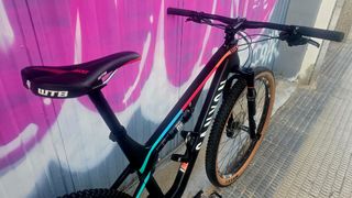 Bicicleta Canyon Lux 6.0 Pro Carbono L29