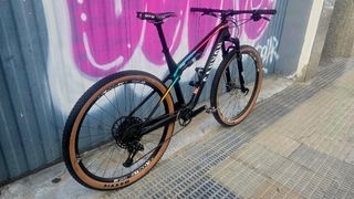 Bicicleta Canyon Lux 6.0 Pro Carbono L29