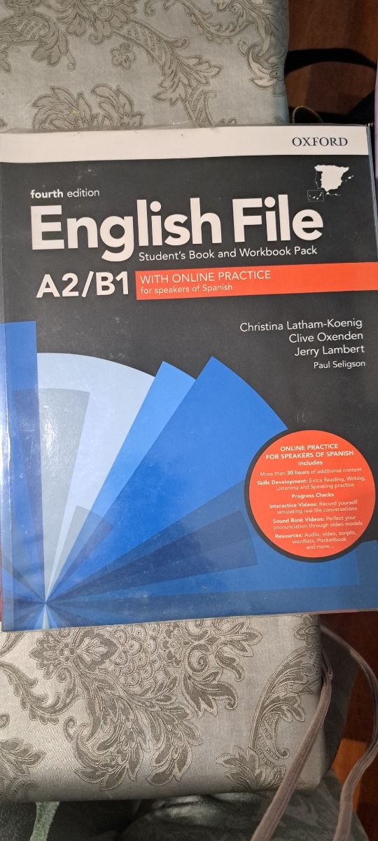 English File A2/b1 Student's Book And Workbook ...