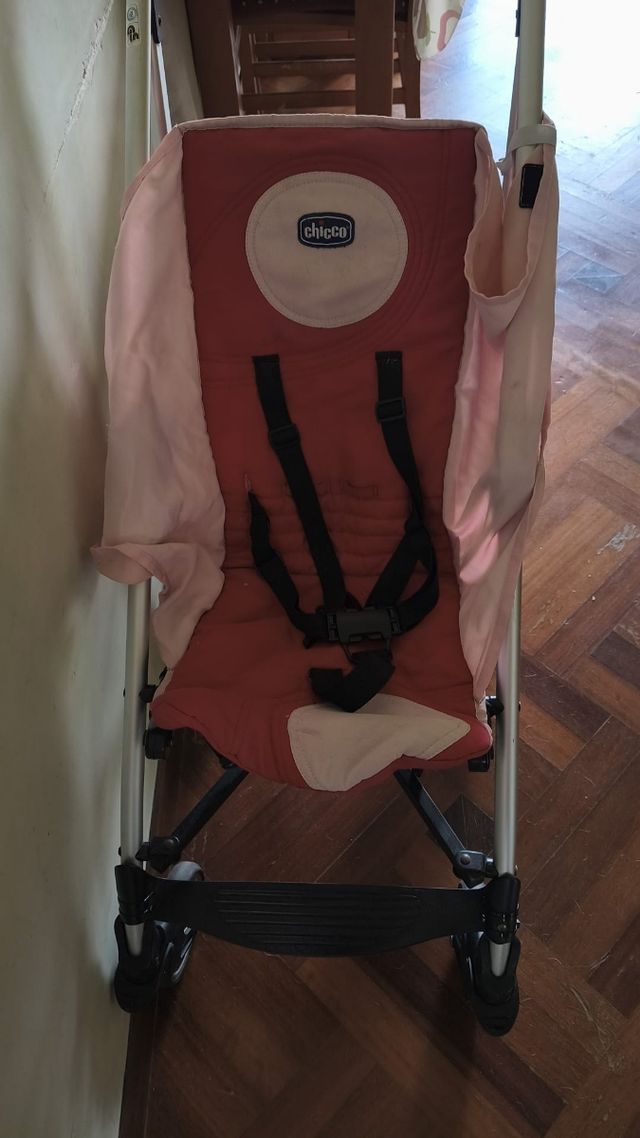 Passeggino Chicco rosso e rosa