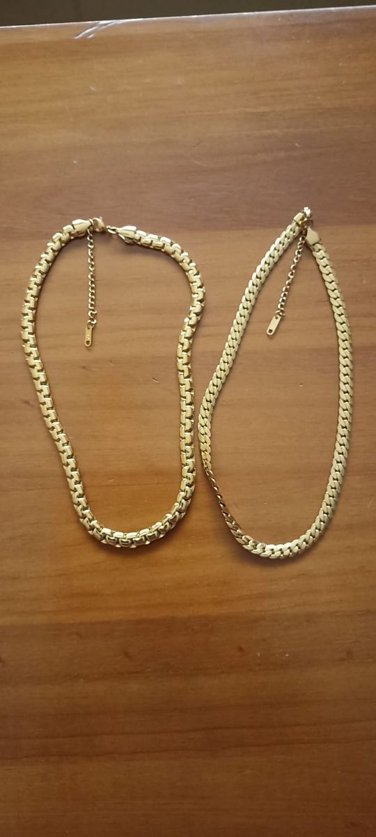 Collares dorados