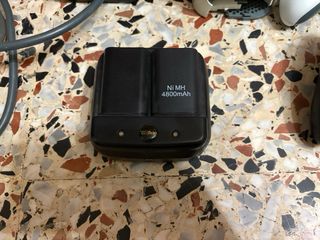 Xbox 360 con 2 mandos y disco duro
+carga y 2 bate
