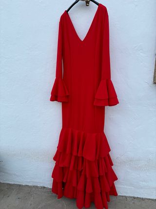Traje de flamenca rojo con volantes
