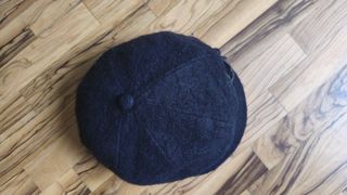 Cappello donna panno nero con fiore