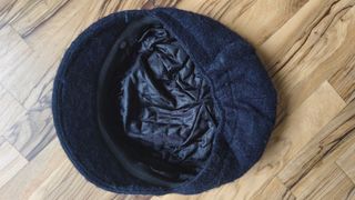 Cappello donna panno nero con fiore